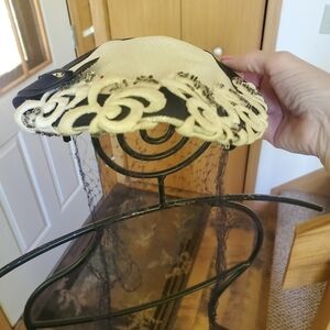 Famous‎ Barr Co. Vintage Veiled Tie Hat